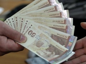 Средната работна заплата в България достигна 400 евро