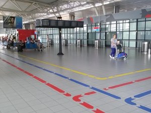 Цветни пътеки ще улесняват пътниците на летище София